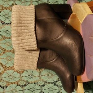 [[ONHOLD]]Black FauxLeather WideWidth Size 9 Boots